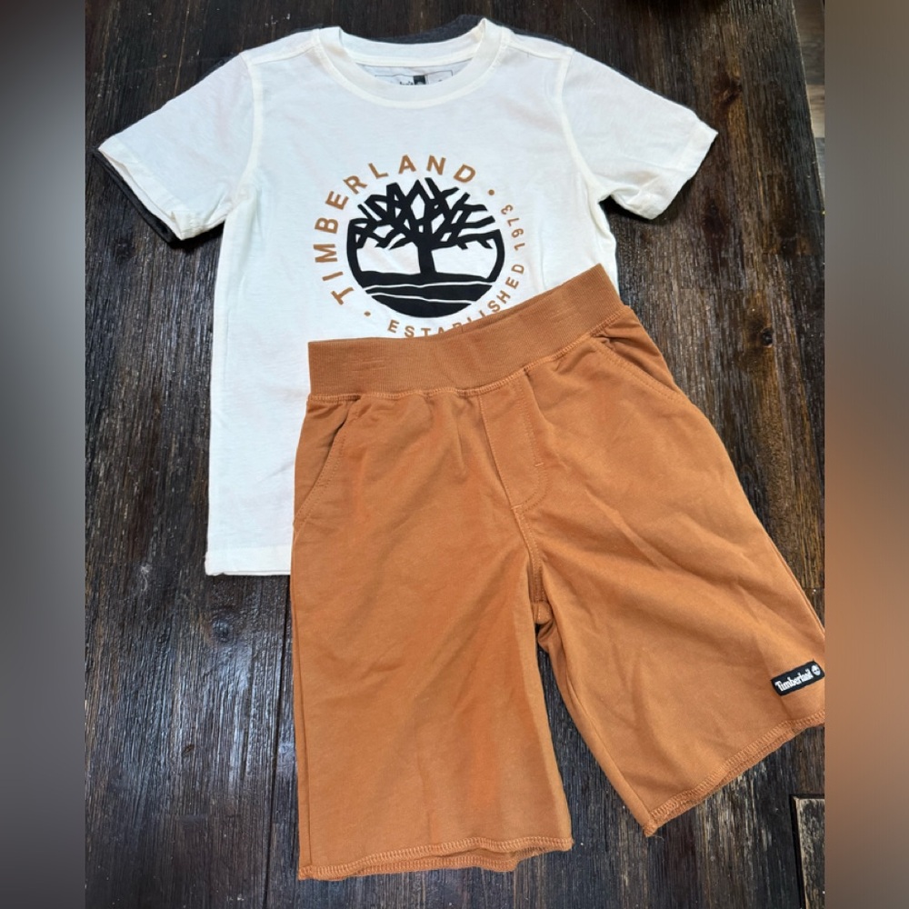Timberland shirt / shorts set (two shirts, one pair of shorts)